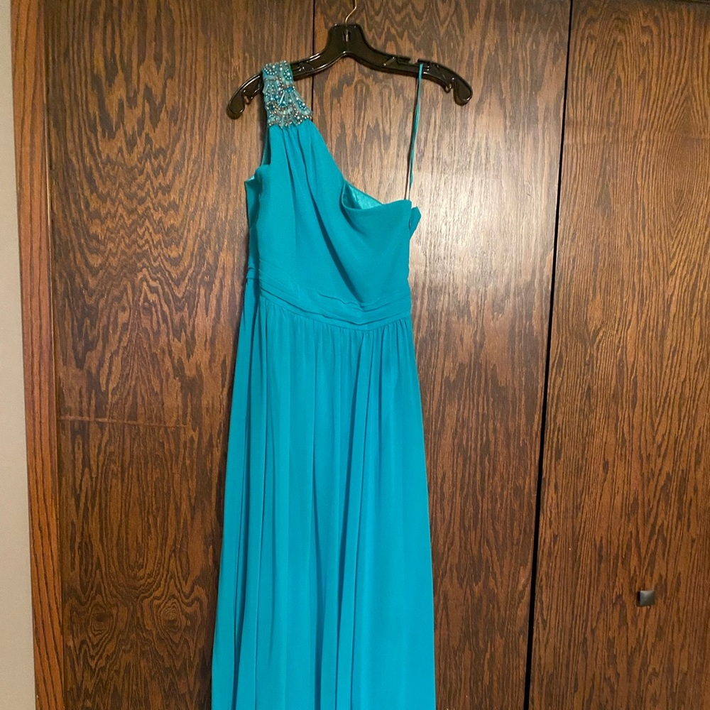 One shoulder prom dress size 6